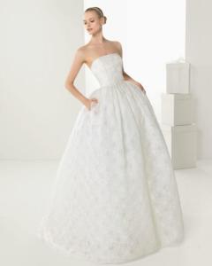 Abito in pizzo Sangallo