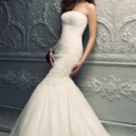 abito da sposa a sirena in pizzo con corpetto a fascia glam events 1